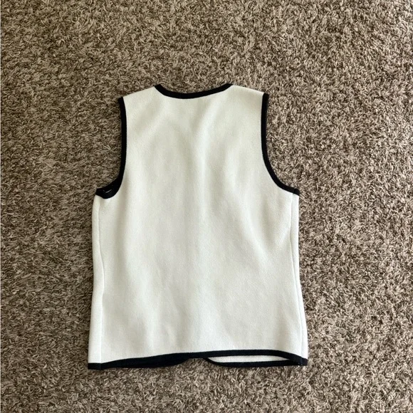 Abercrombie & Fitch Cream Vest with Black Trim - Picture 5 of 5